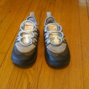 Nike air size 8 children shoe